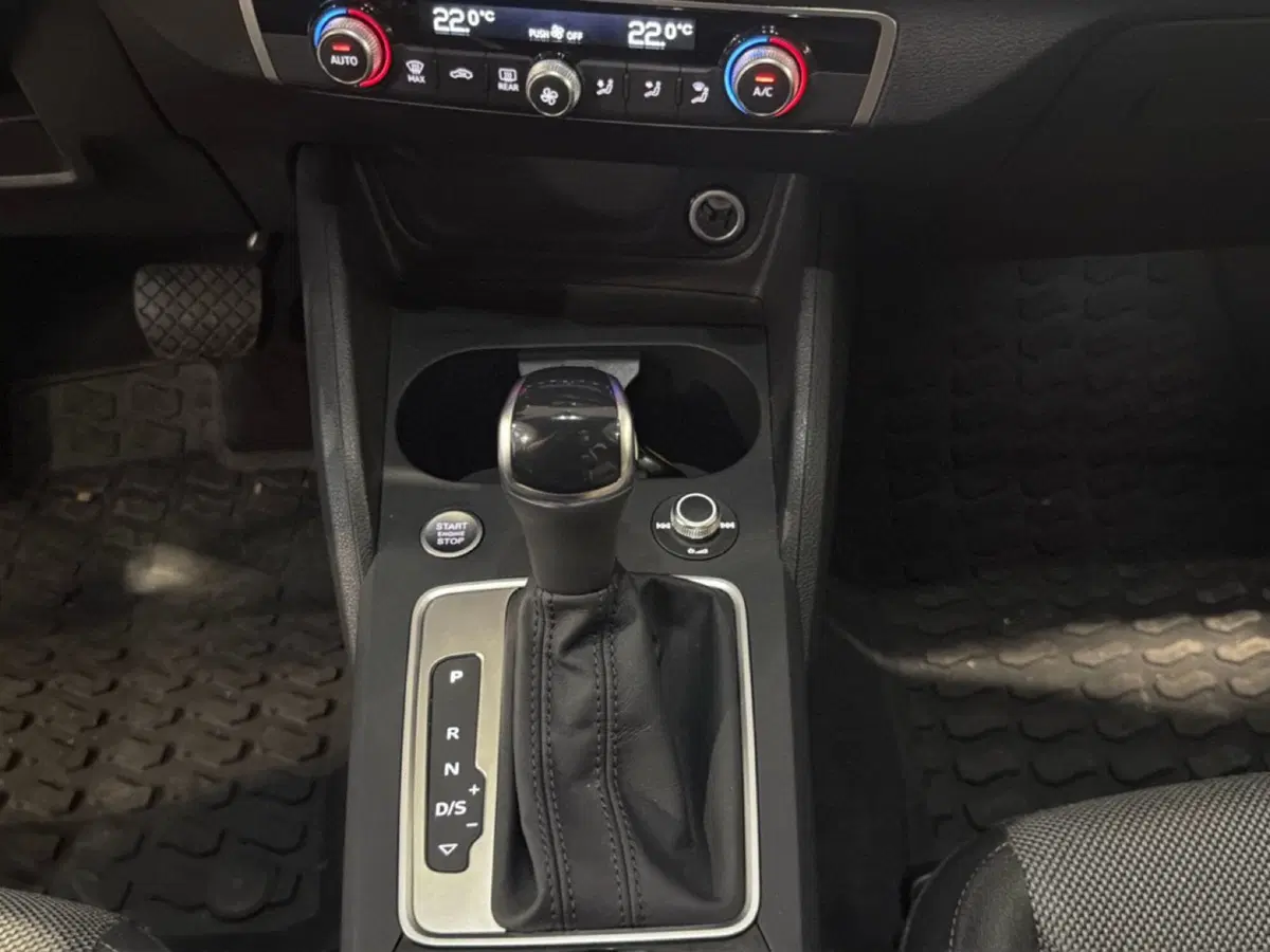 Audi Q2 usata a Napoli (13)