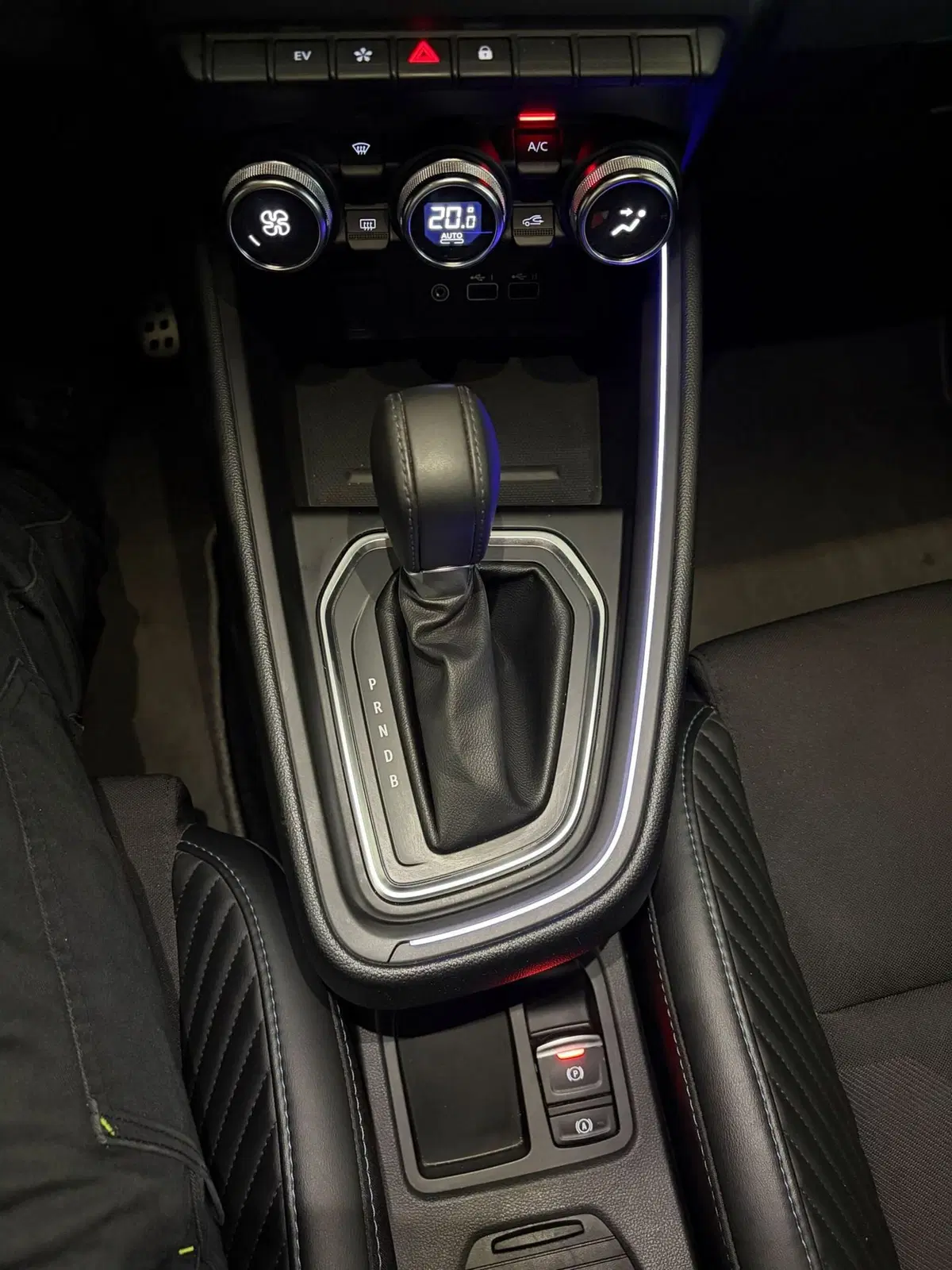 Renault Clio usata a Milano (14)