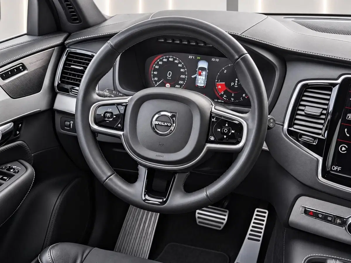 Volvo XC90 usata a Pescara (9)