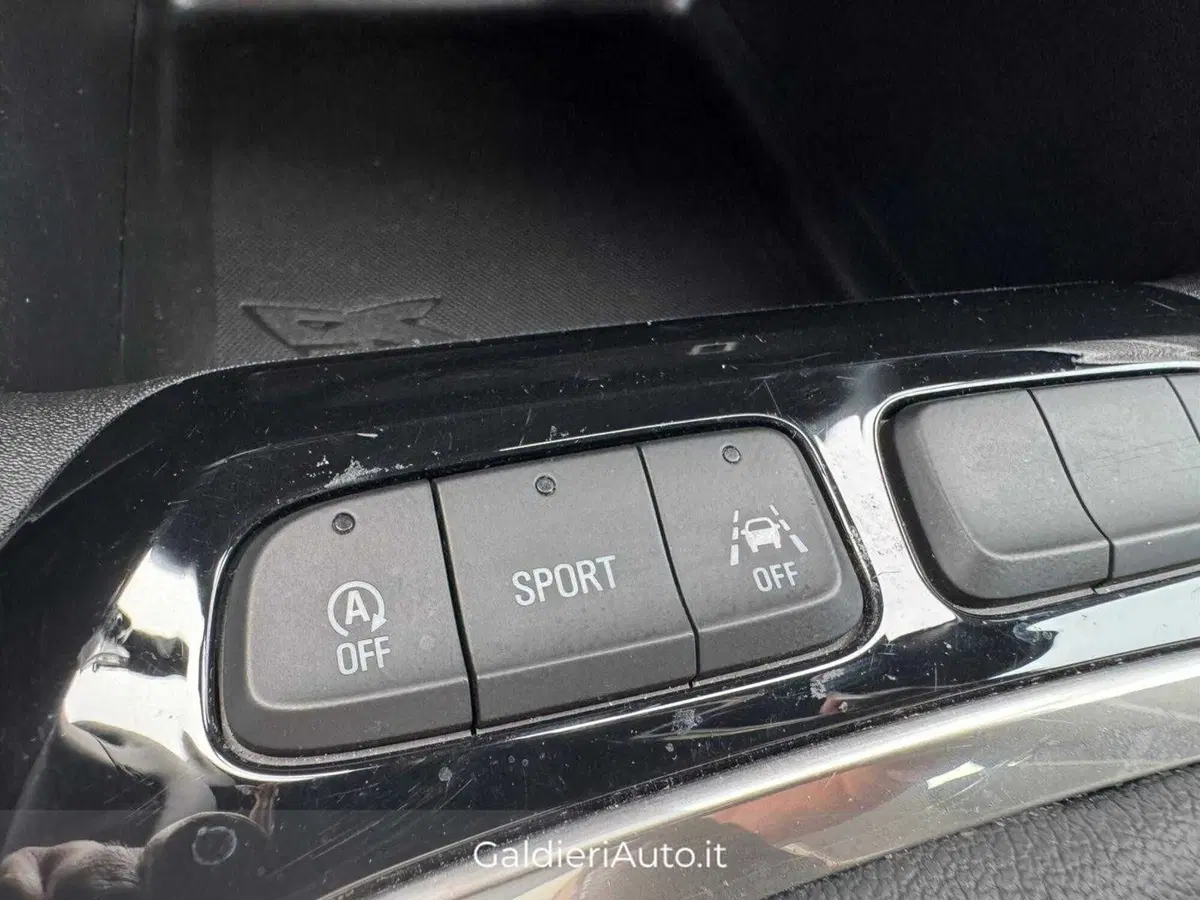 Opel Corsa usata a Salerno (16)
