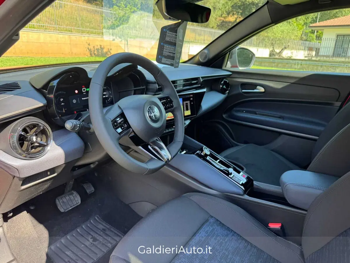 Alfa Romeo Junior nuova a Salerno (18)
