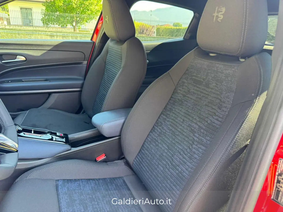 Alfa Romeo Junior nuova a Salerno (19)
