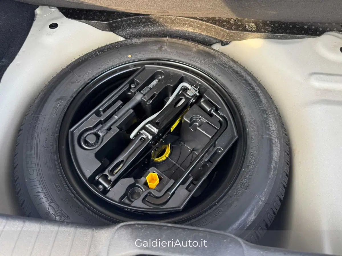 Peugeot 208 usata a Salerno (13)