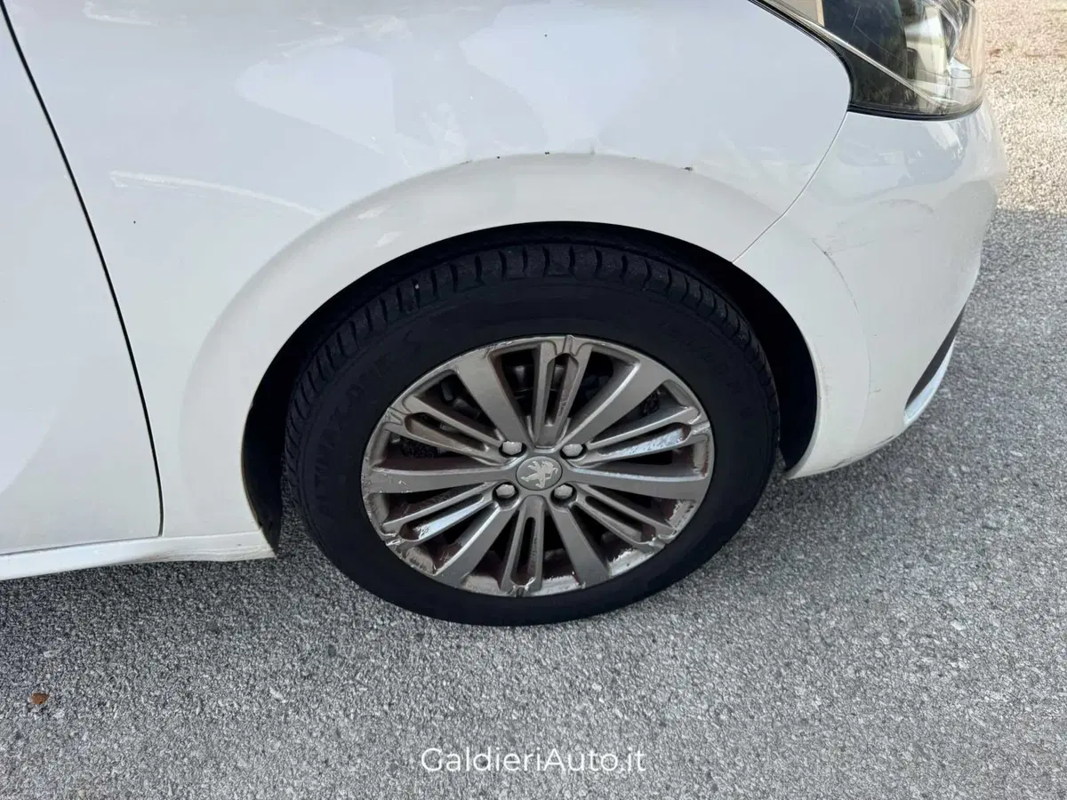 Peugeot 208 usata a Salerno (15)