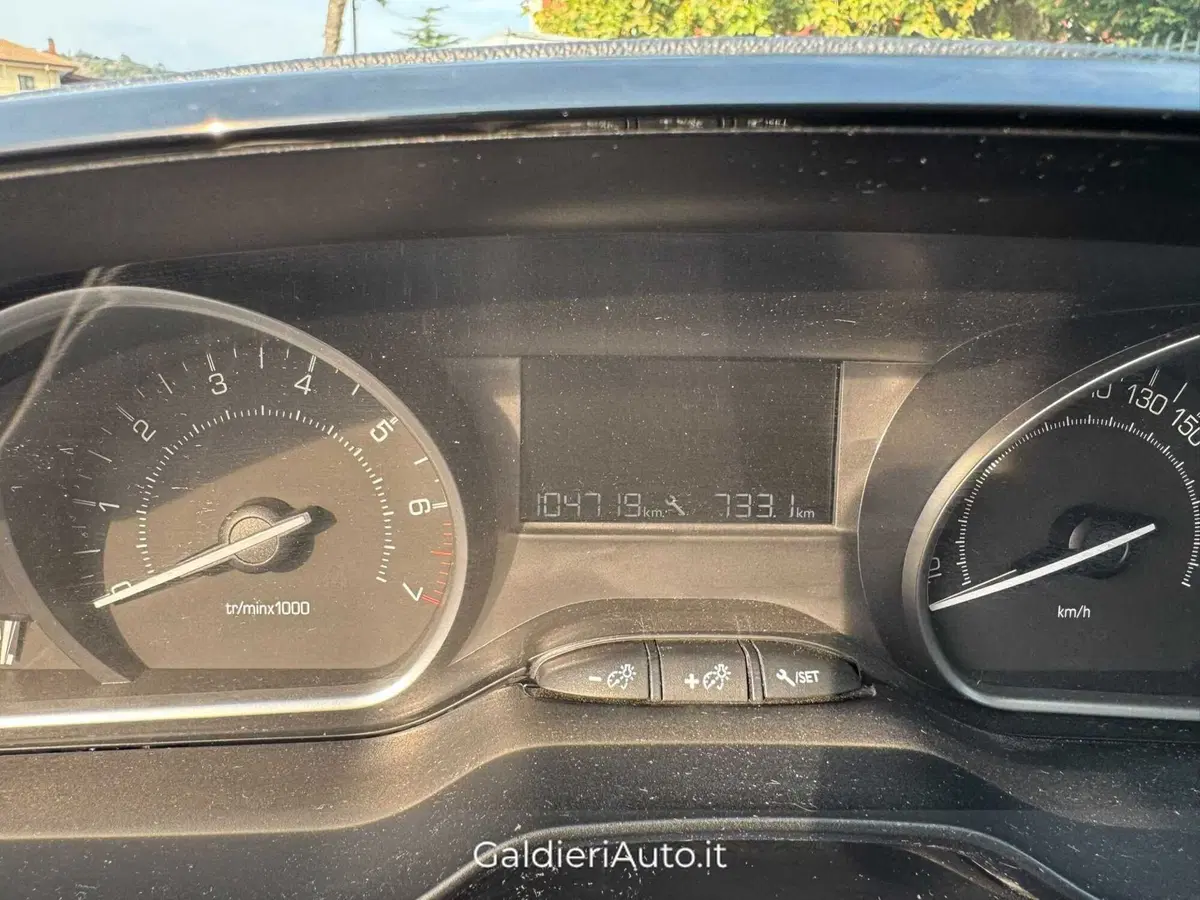 Peugeot 208 usata a Salerno (19)