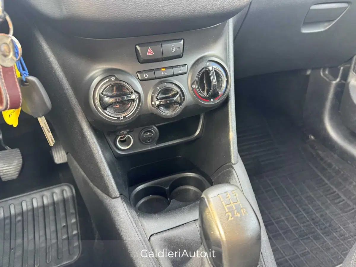 Peugeot 208 usata a Salerno (20)