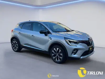 Renault Captur Full Hybrid E-Tech 145 CV Techno del 2023 usata a Milano