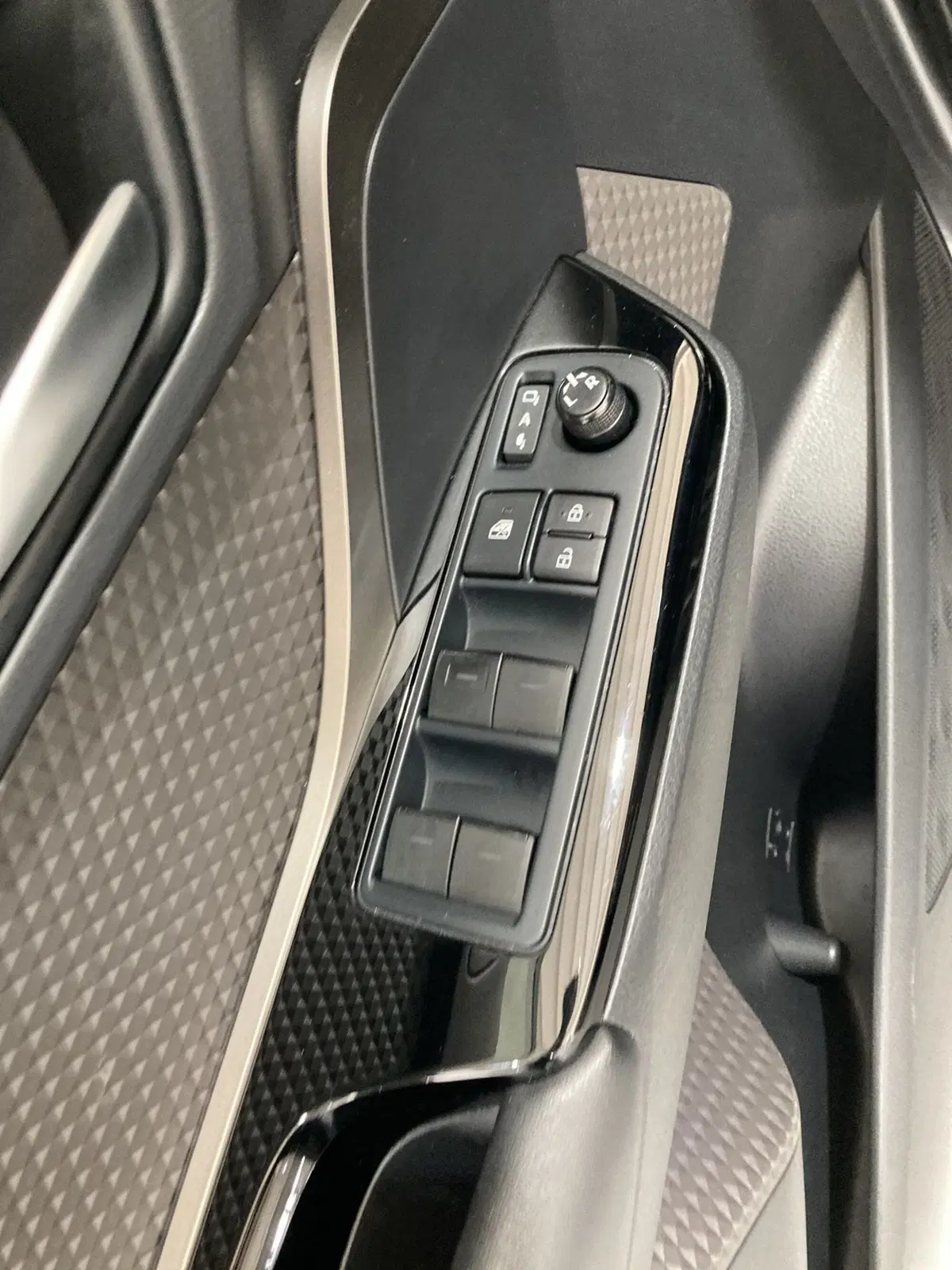 Toyota Toyota C-HR usata a Barletta-Andria-Trani (11)