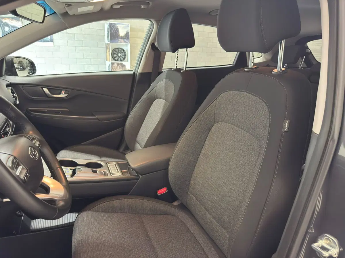 Hyundai Kona usata a Novara (17)