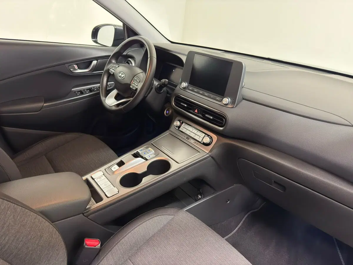Hyundai Kona usata a Novara (18)