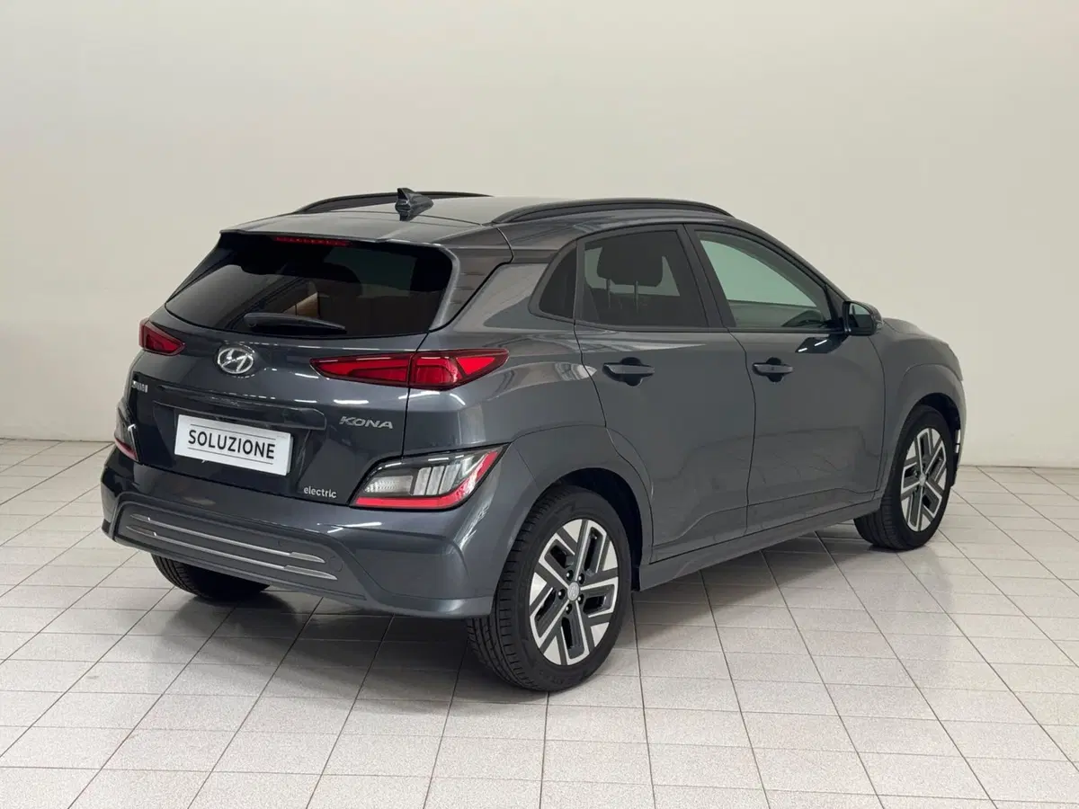 Hyundai Kona usata a Novara (2)