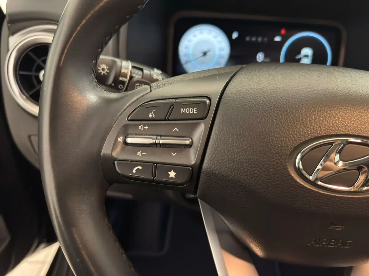 Hyundai Kona usata a Novara (20)