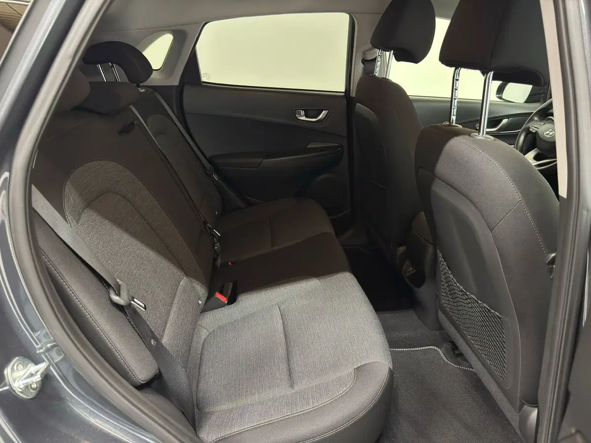 Hyundai Kona usata a Novara (5)