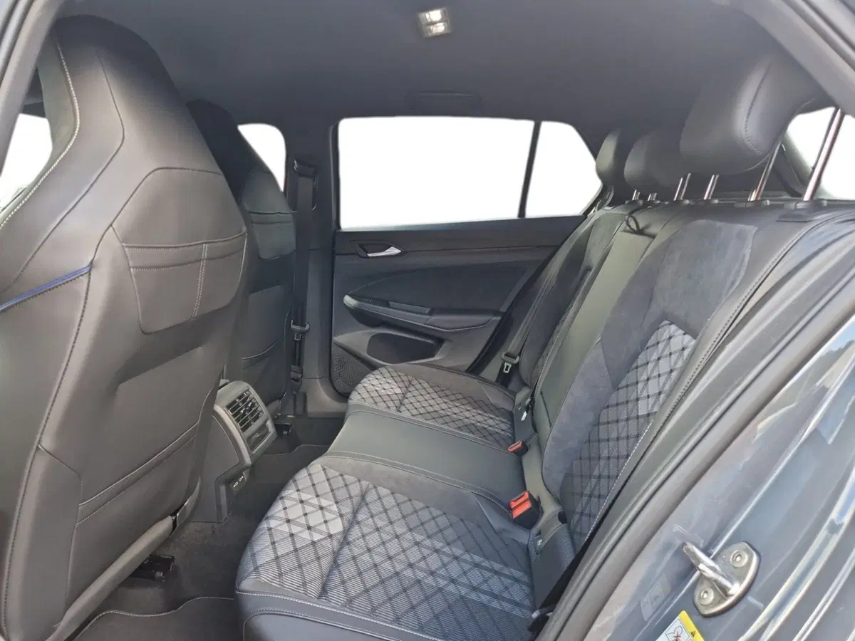 Volkswagen Golf nuova a Grosseto (12)