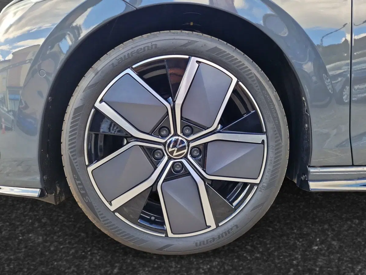 Volkswagen Golf nuova a Grosseto (9)