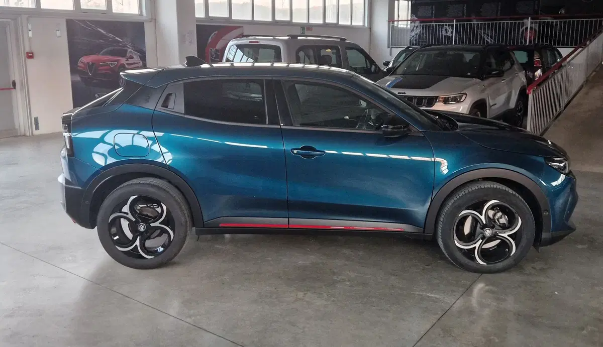 Alfa Romeo Junior usata a Terni (6)