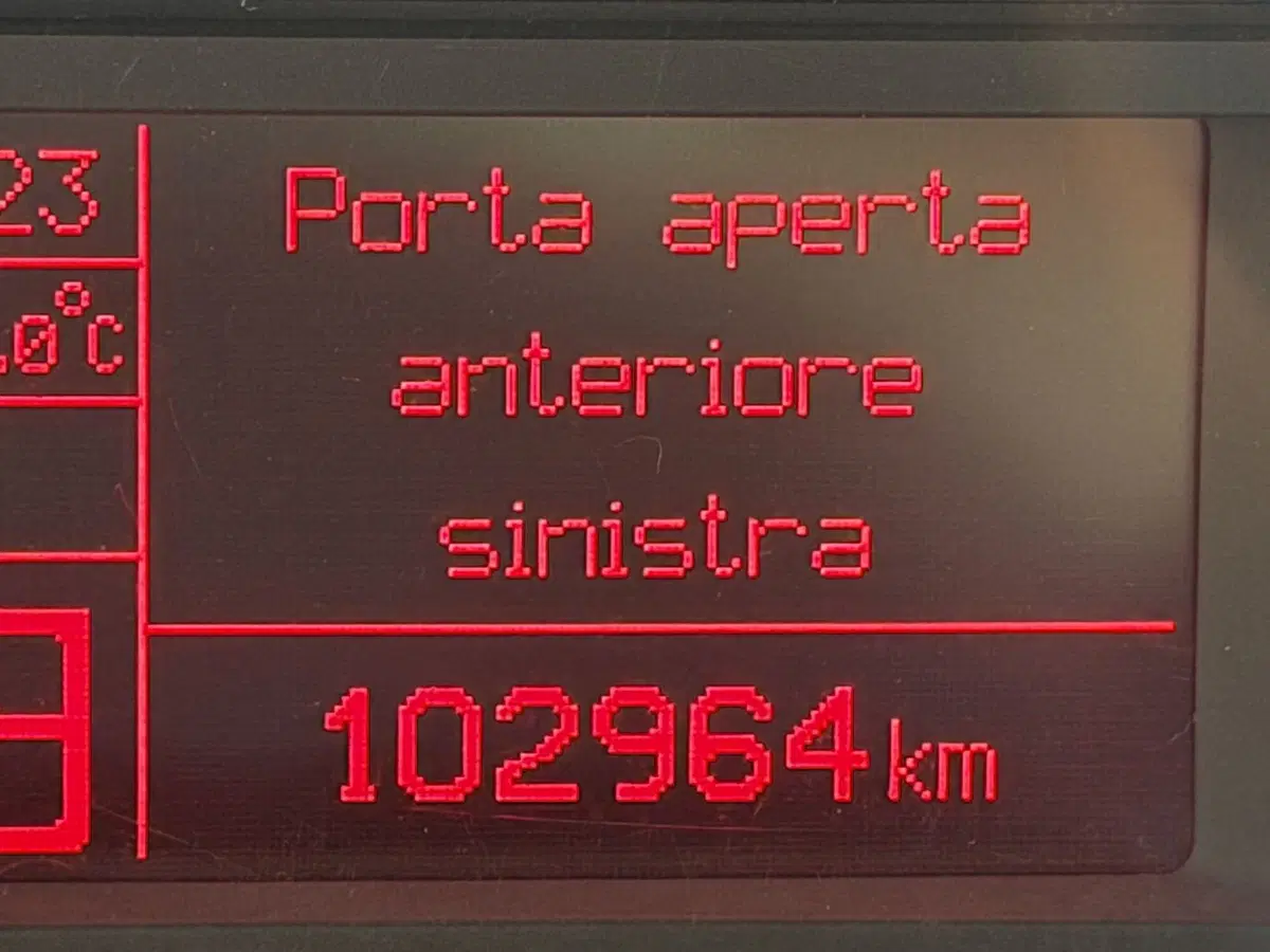 Alfa Romeo MiTo usata a Genova (12)