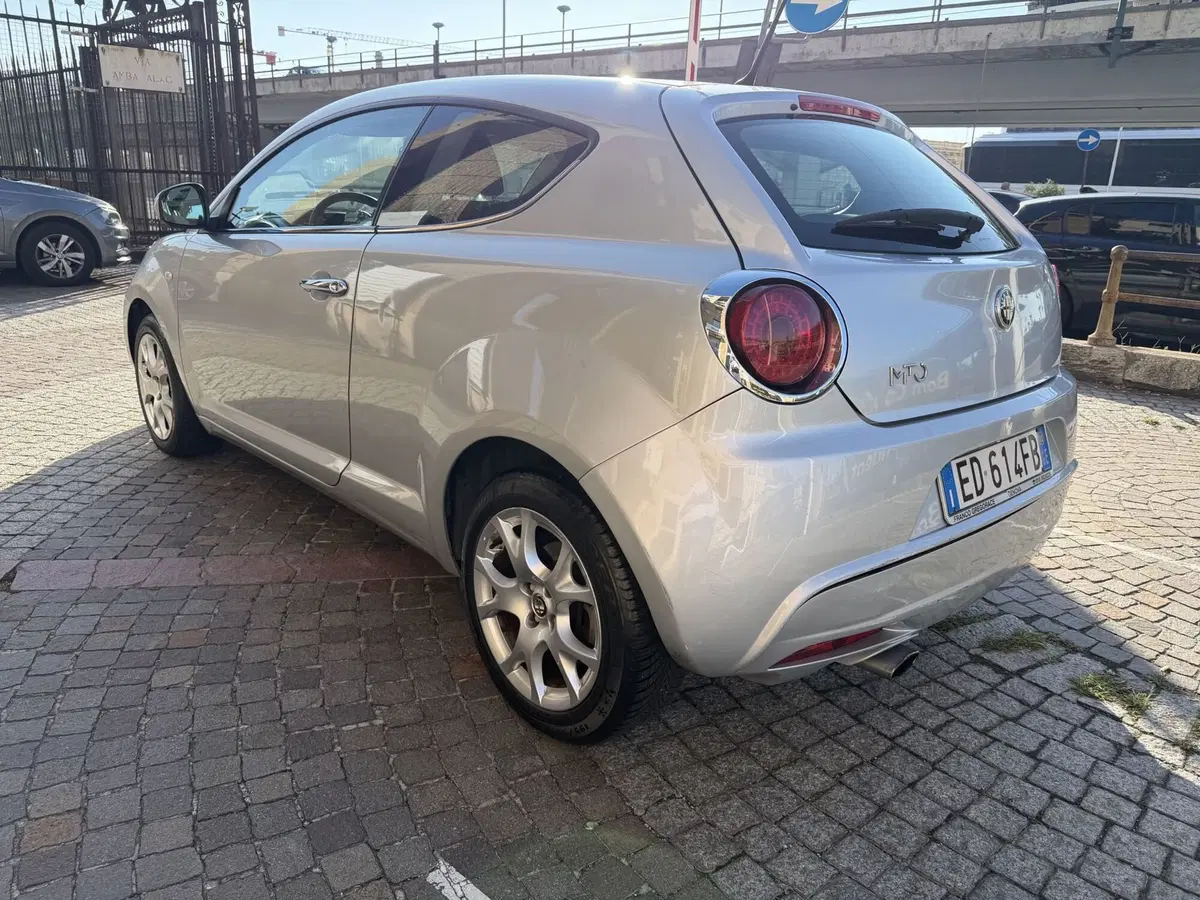 Alfa Romeo MiTo usata a Genova (3)