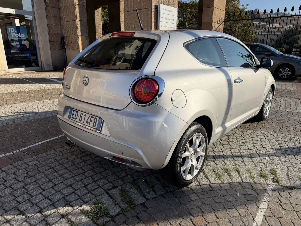Alfa Romeo MiTo usata a Genova (5)