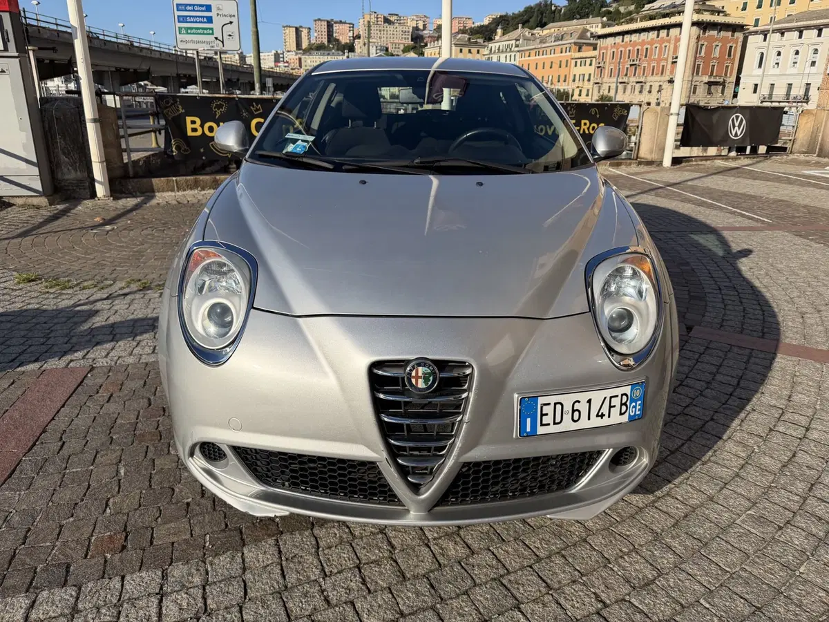 Alfa Romeo MiTo usata a Genova (7)