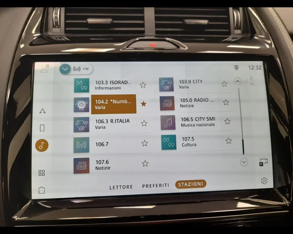 Jaguar E-Pace usata a Alessandria (11)
