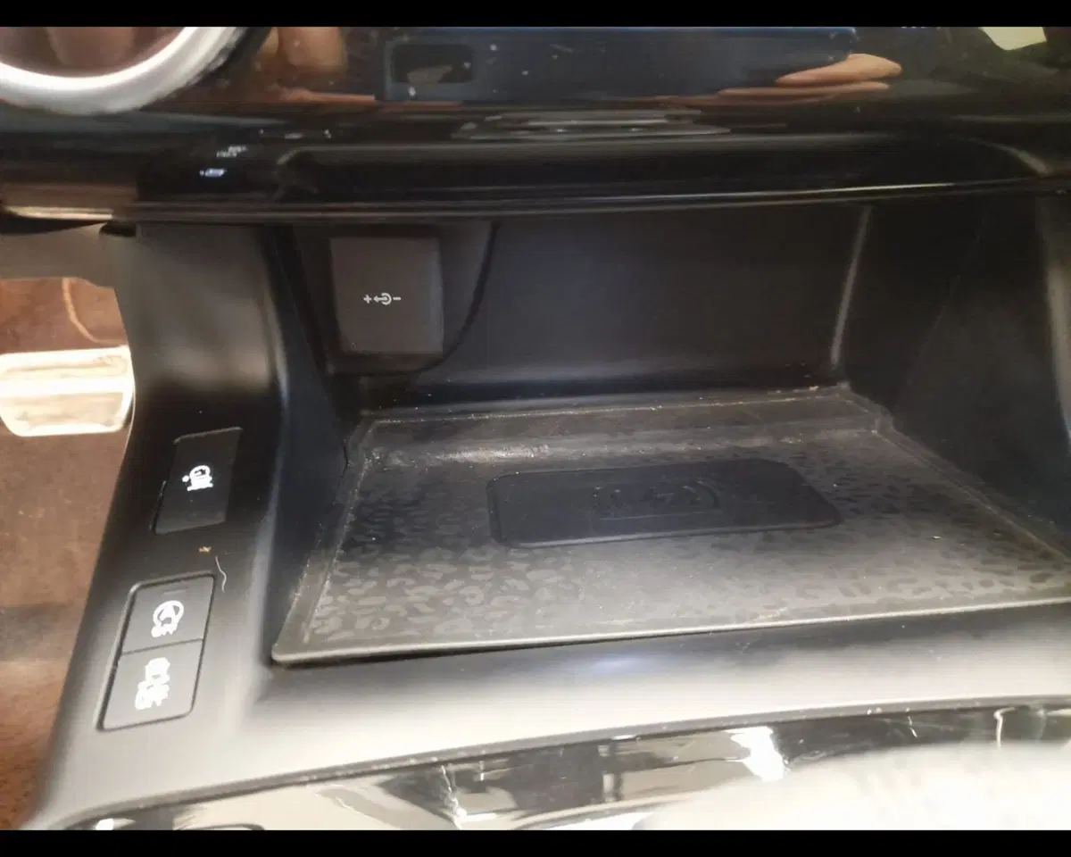 Jaguar E-Pace usata a Alessandria (14)