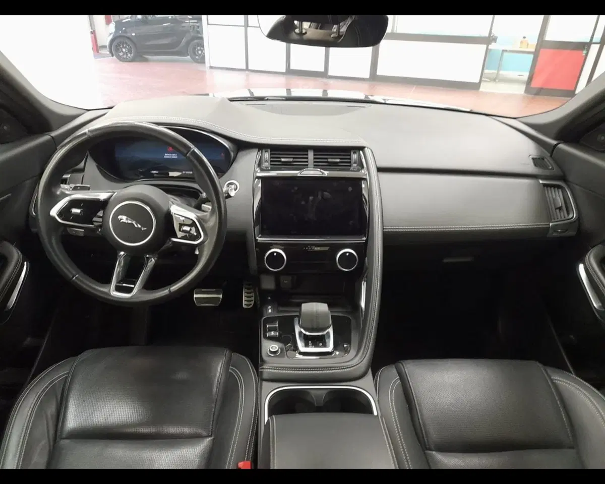 Jaguar E-Pace usata a Alessandria (20)