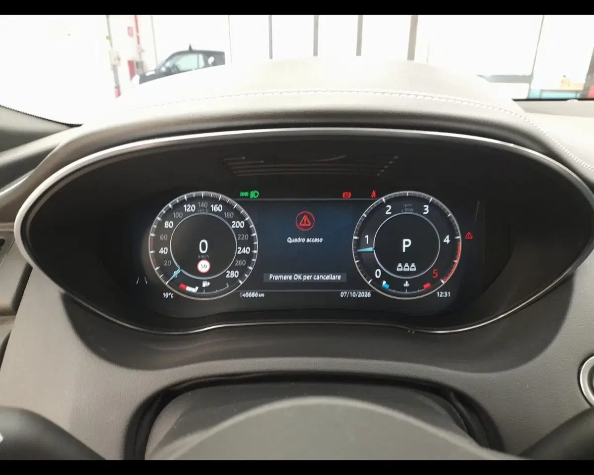 Jaguar E-Pace usata a Alessandria (8)
