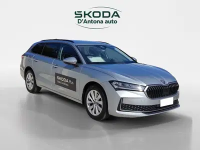 Skoda Superb 2.0 tdi Selection 150cv dsg del 2025 usata a Taranto