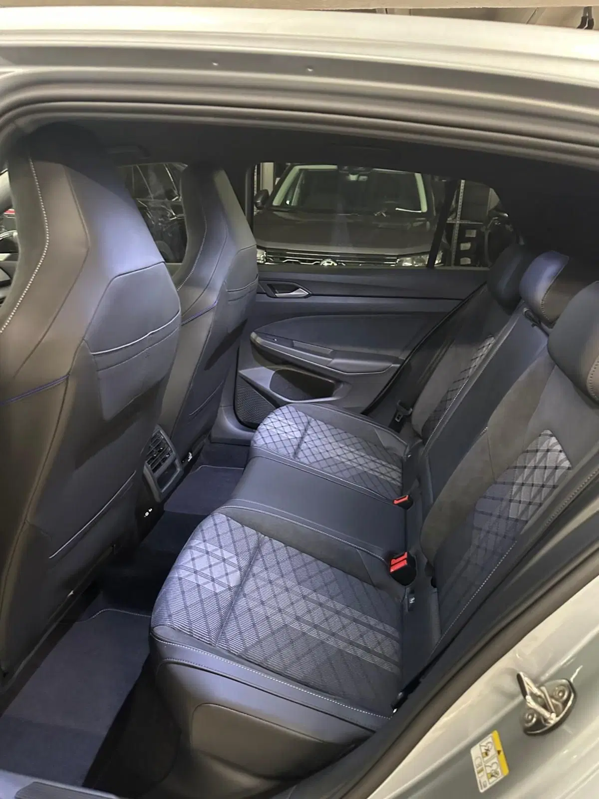 Volkswagen Golf nuova a Lecco (10)