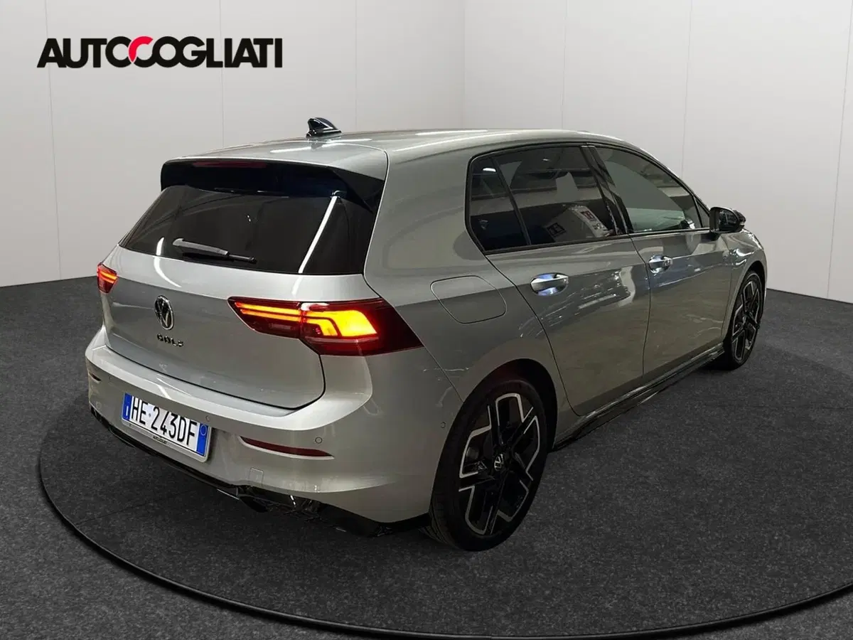 Volkswagen Golf nuova a Lecco (6)