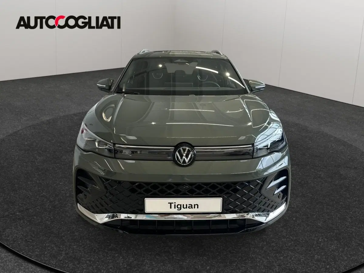 Volkswagen Tiguan nuova a Lecco (2)