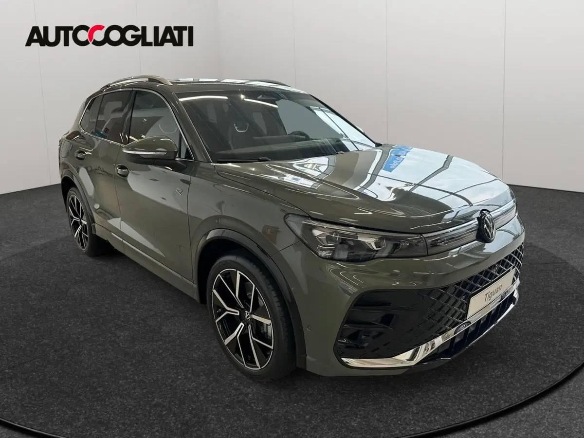 Volkswagen Tiguan nuova a Lecco (3)