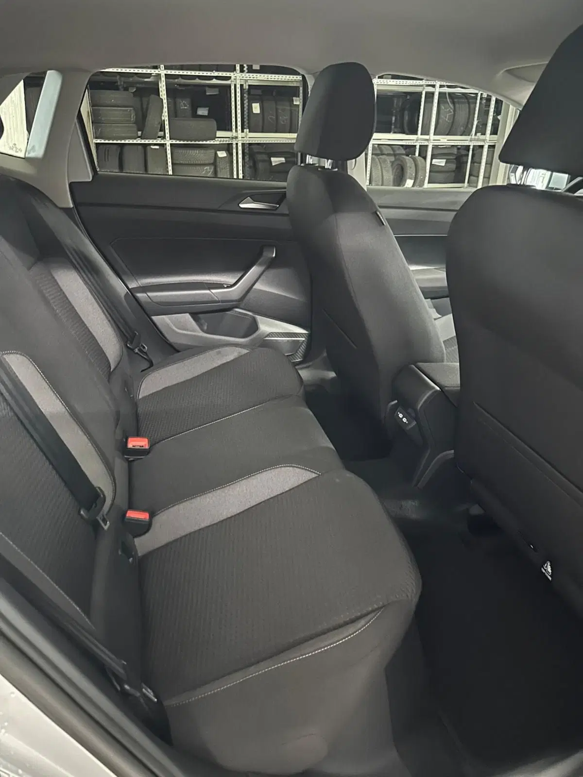Volkswagen Polo nuova a Lecco (6)