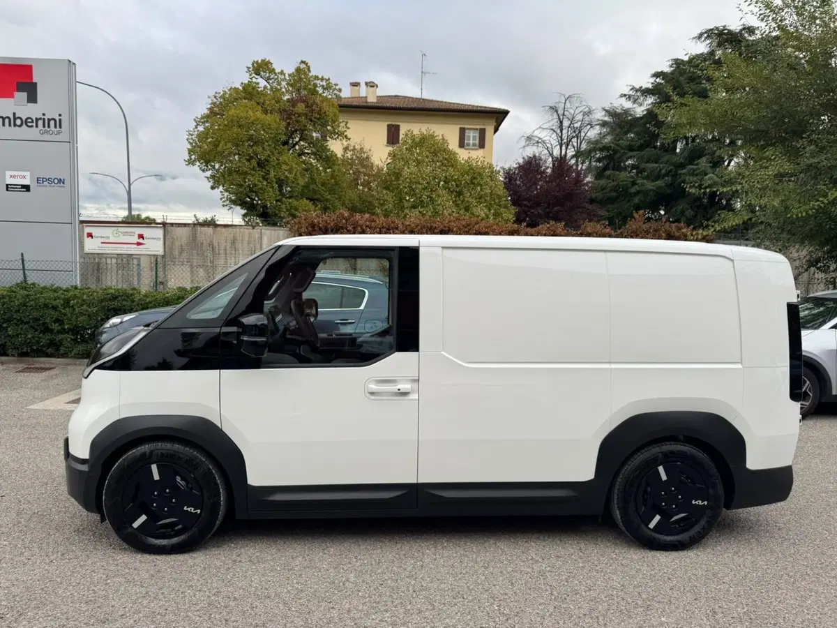Kia PV5 Furgone usata a Bologna (4)
