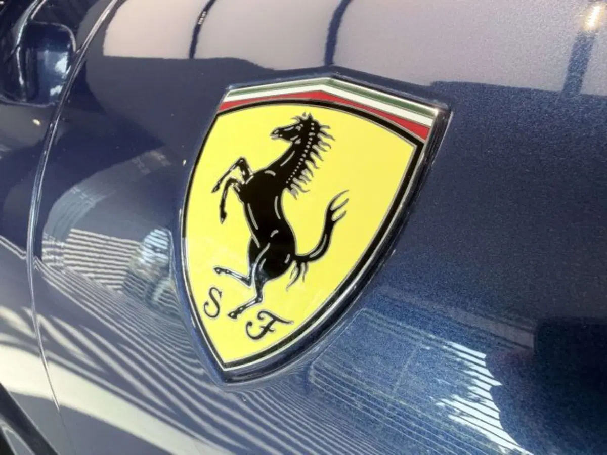 Ferrari Roma Spider usata a Torino (5)