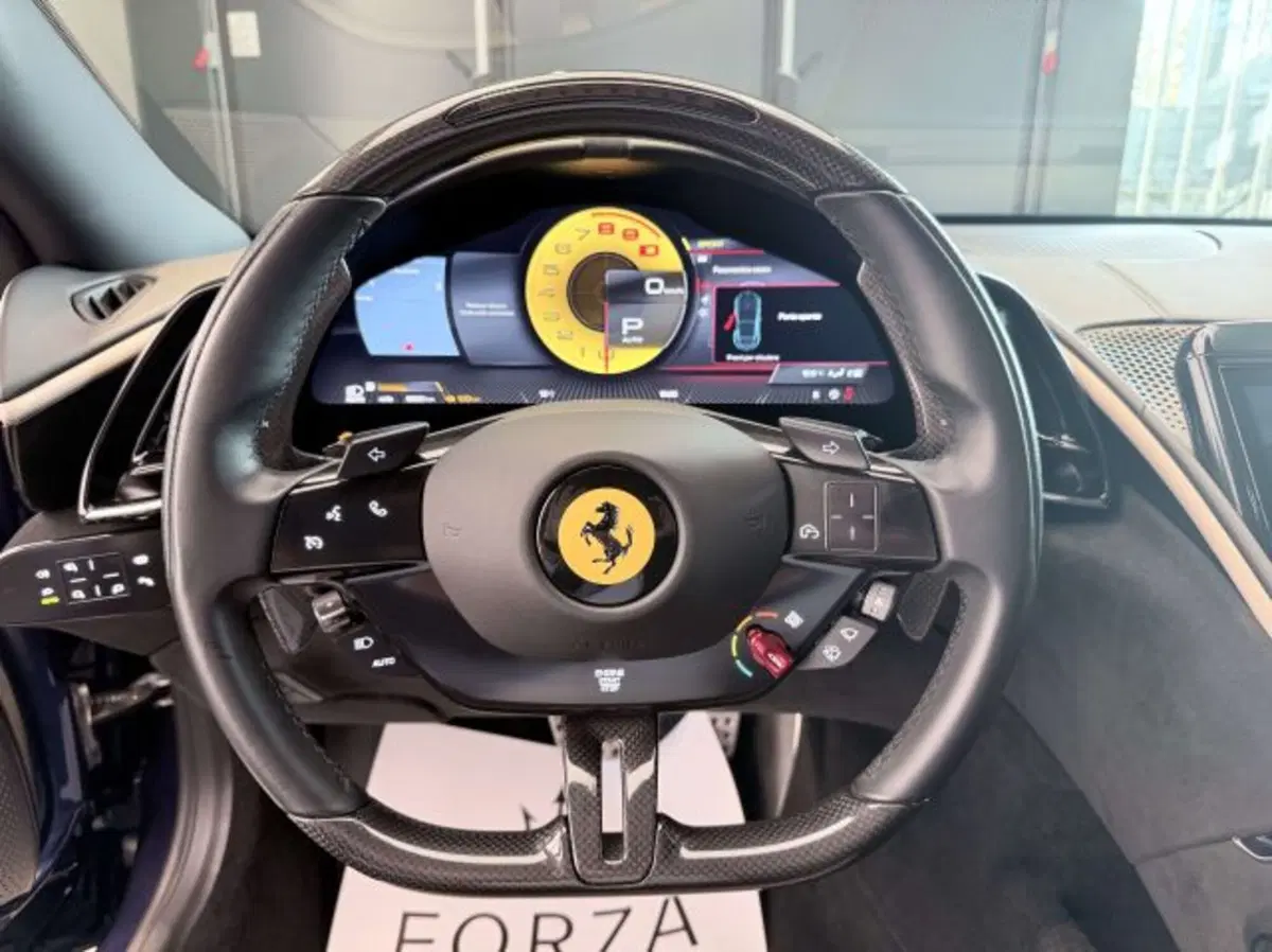Ferrari Roma Spider usata a Torino (6)