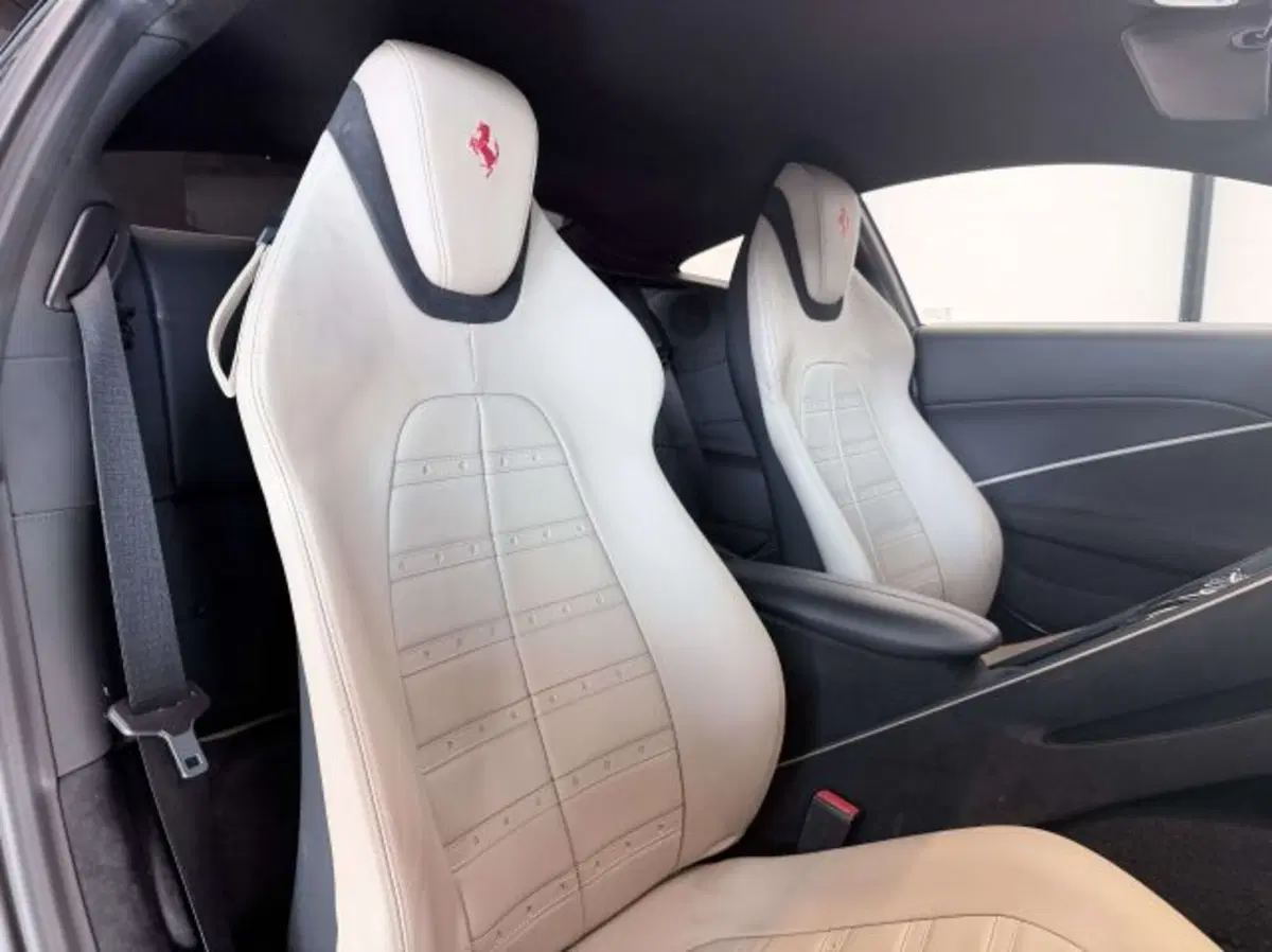 Ferrari Roma Spider usata a Torino (9)