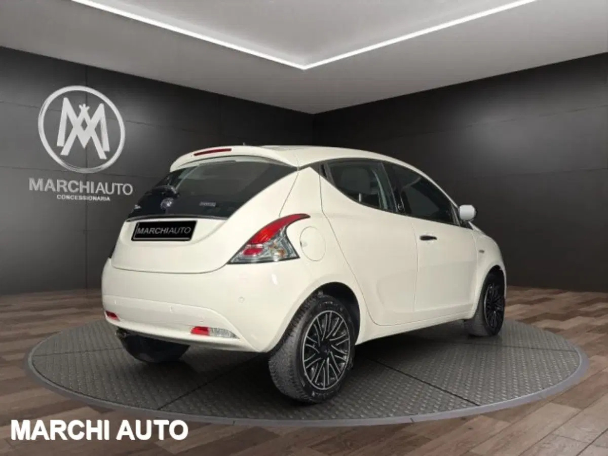 Lancia Ypsilon usata a Perugia (5)