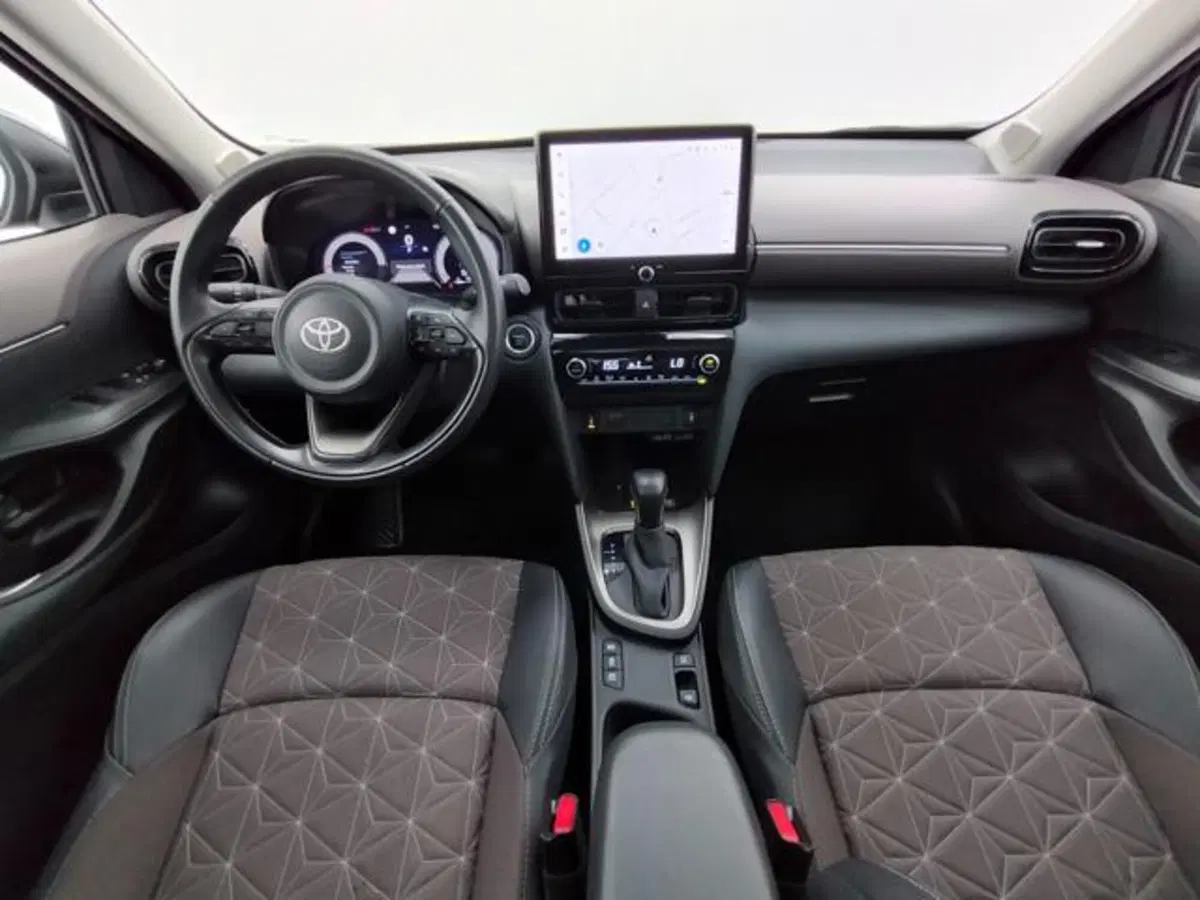 Toyota Yaris Cross usata a Como (4)