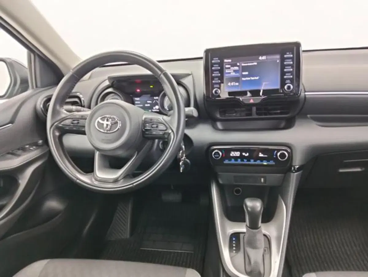 Toyota Yaris Cross usata a Como (10)