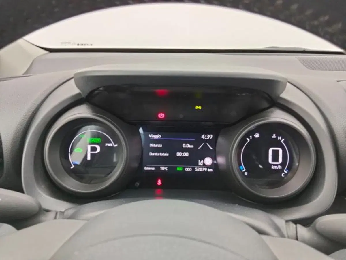 Toyota Yaris Cross usata a Como (12)