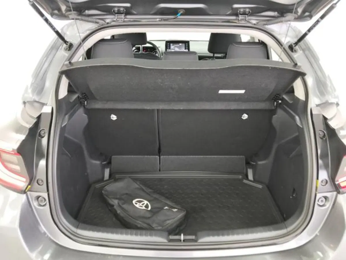 Toyota Yaris Cross usata a Como (17)