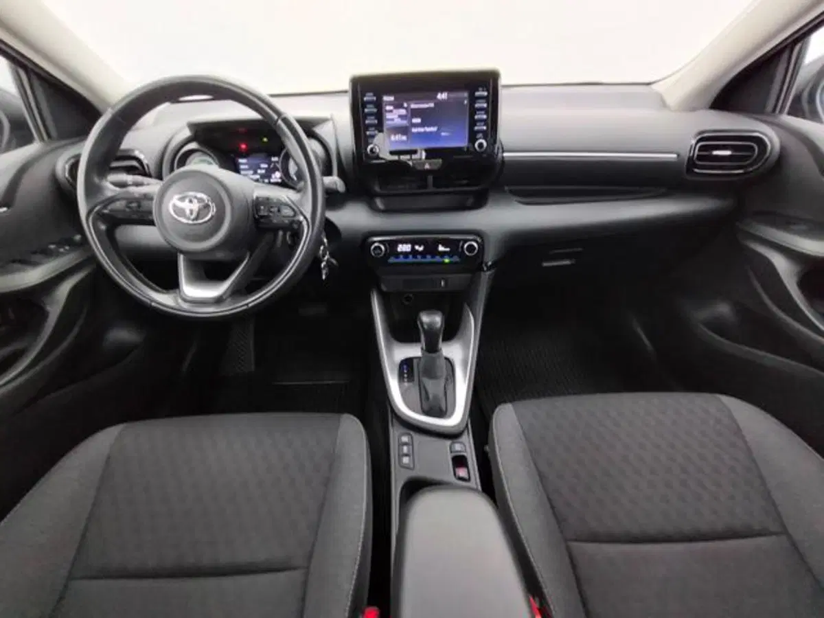 Toyota Yaris Cross usata a Como (4)