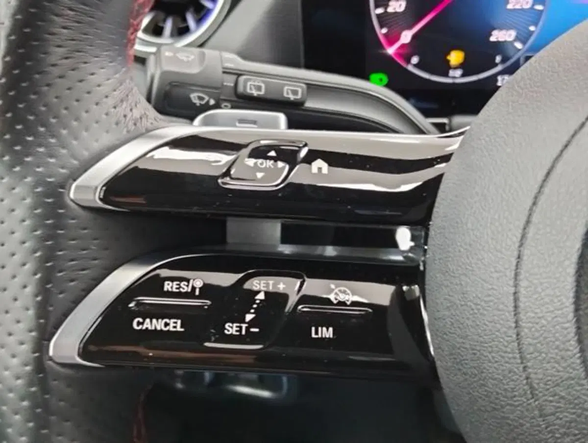 Mercedes-Benz GLA SUV usata a Como (12)