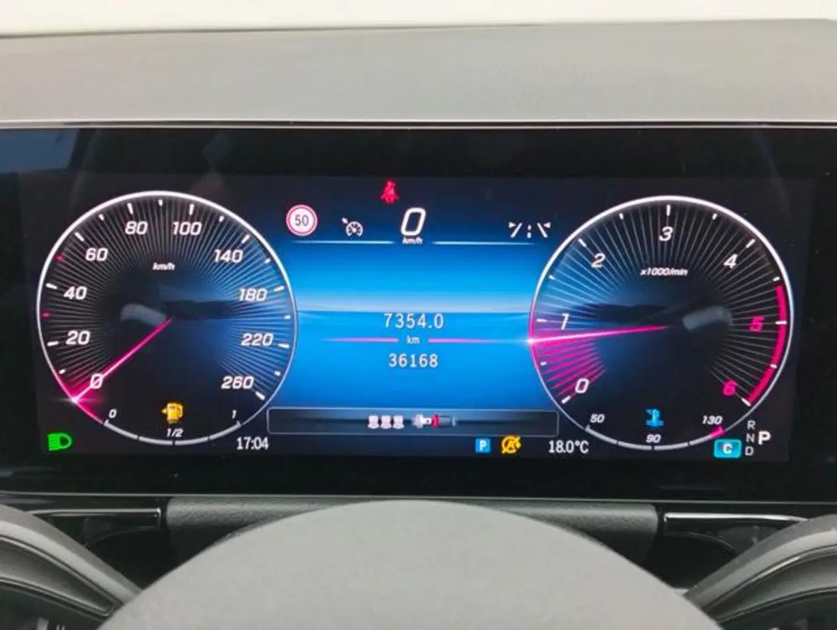 Mercedes-Benz GLA SUV usata a Como (13)