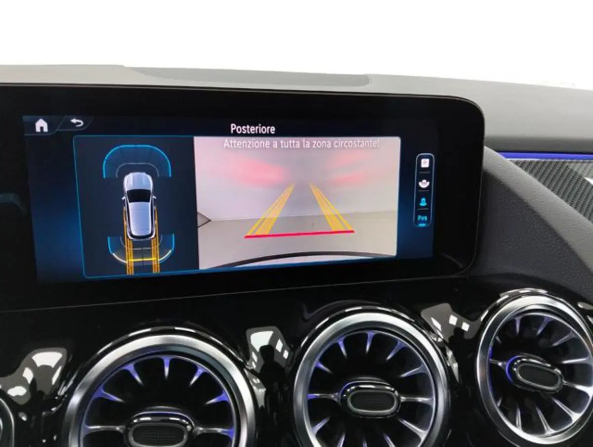 Mercedes-Benz GLA SUV usata a Como (18)