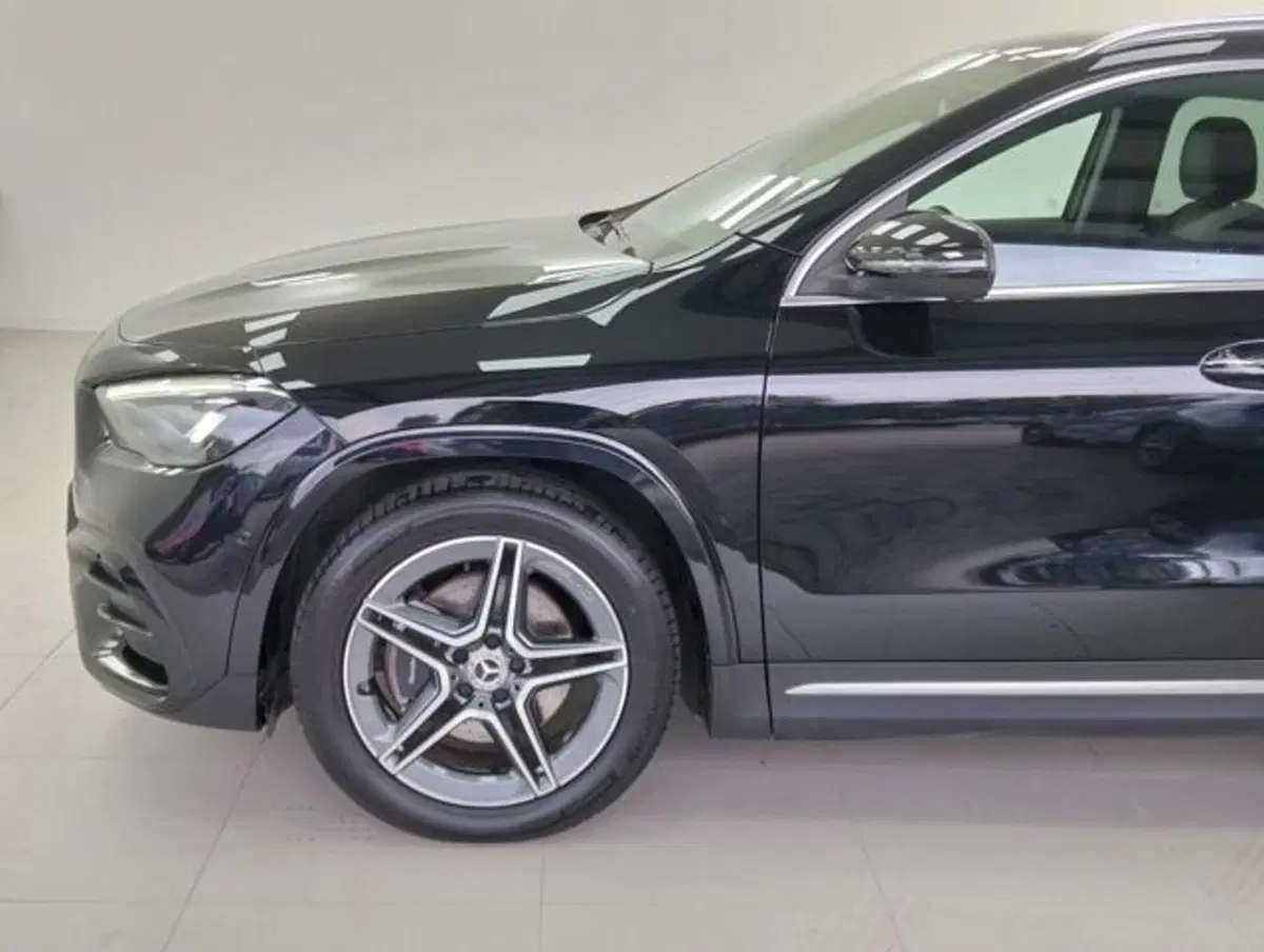 Mercedes-Benz GLA SUV usata a Como (9)