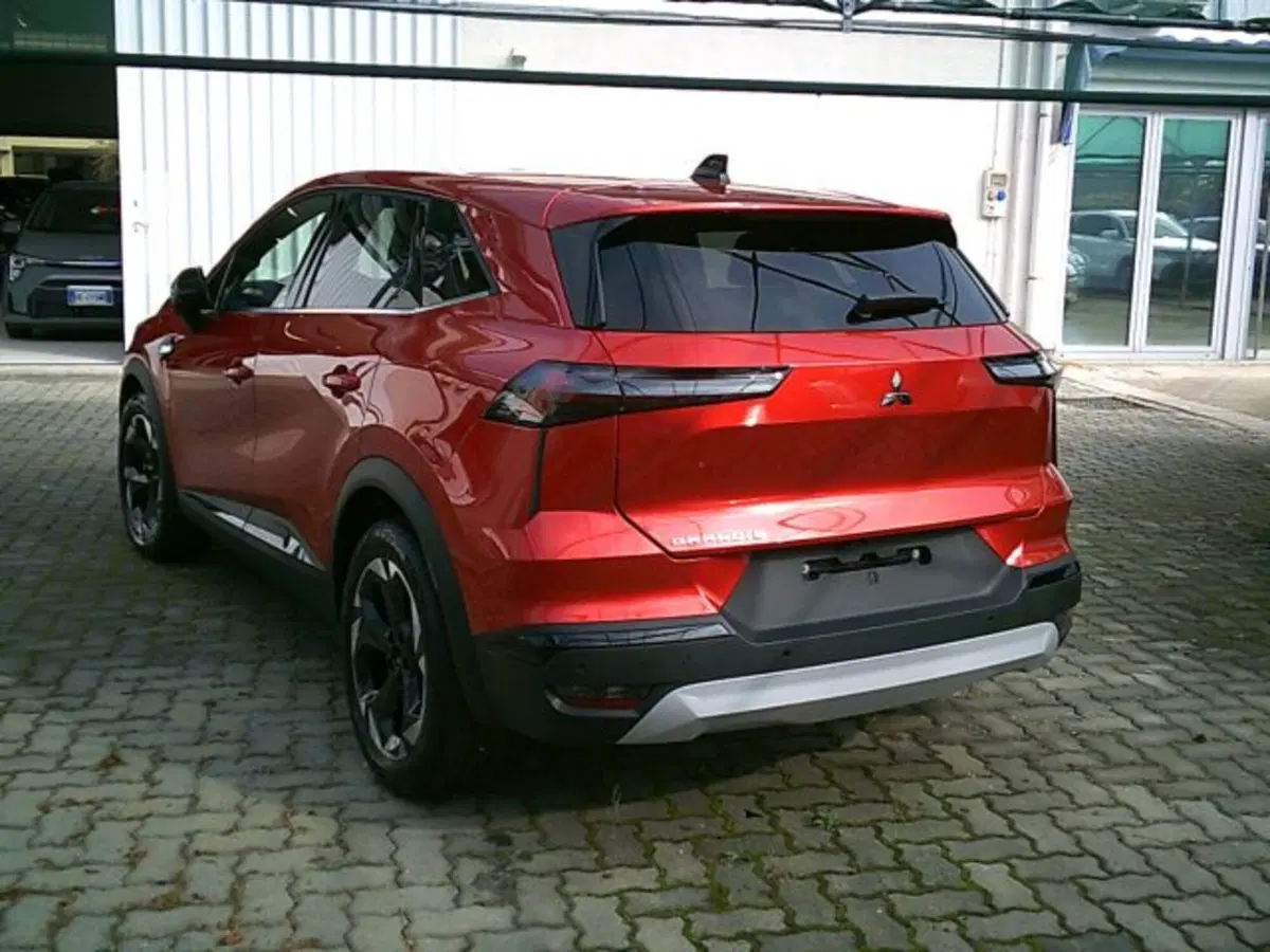 Mitsubishi Grandis nuova a Novara (2)