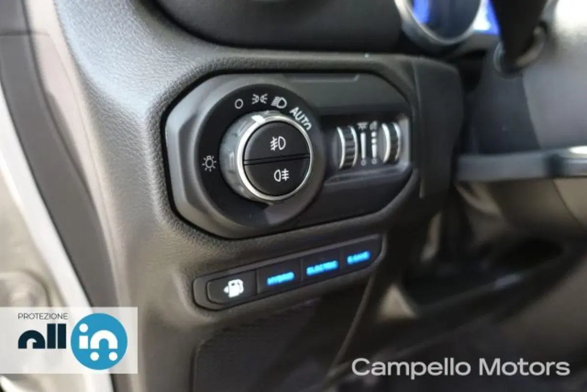 Jeep Wrangler Unlimited usata a Venezia (10)